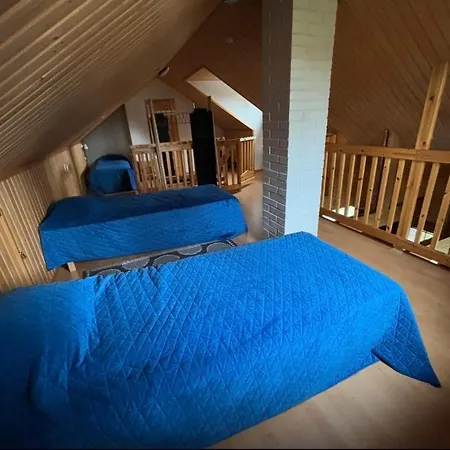 Far And Away Apartment *